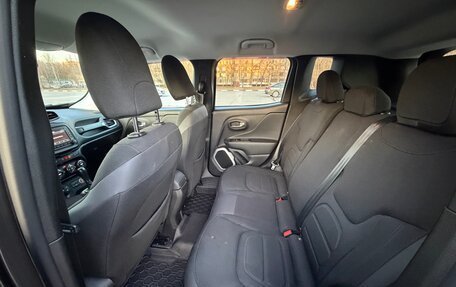 Jeep Renegade I рестайлинг, 2017 год, 2 400 000 рублей, 29 фотография