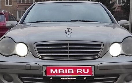Mercedes-Benz C-Класс, 2004 год, 579 000 рублей, 1 фотография