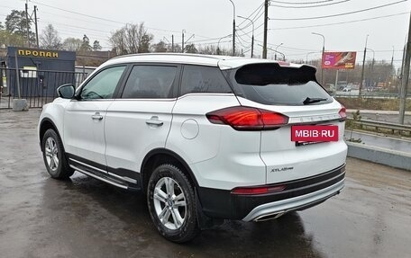 Geely Atlas, 2022 год, 1 830 000 рублей, 4 фотография