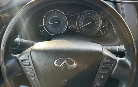 Infiniti QX56, 2011 год, 2 100 000 рублей, 11 фотография