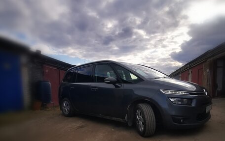 Citroen C4 Picasso II рестайлинг, 2015 год, 1 000 000 рублей, 2 фотография
