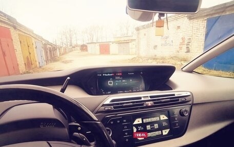 Citroen C4 Picasso II рестайлинг, 2015 год, 1 000 000 рублей, 6 фотография