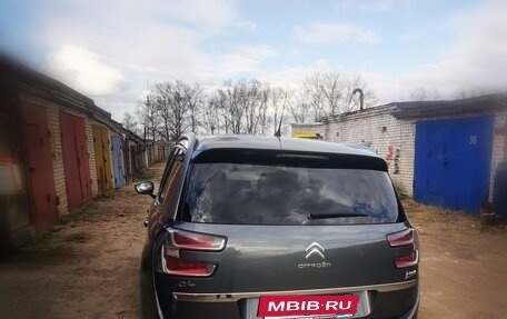 Citroen C4 Picasso II рестайлинг, 2015 год, 1 000 000 рублей, 4 фотография