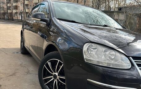 Volkswagen Jetta VI, 2009 год, 530 000 рублей, 3 фотография