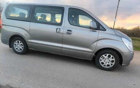 Hyundai Grand Starex Grand Starex I рестайлинг 2, 2011 год, 1 300 000 рублей, 3 фотография