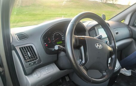 Hyundai Grand Starex Grand Starex I рестайлинг 2, 2011 год, 1 300 000 рублей, 18 фотография