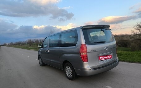 Hyundai Grand Starex Grand Starex I рестайлинг 2, 2011 год, 1 300 000 рублей, 9 фотография