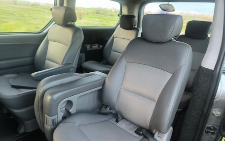 Hyundai Grand Starex Grand Starex I рестайлинг 2, 2011 год, 1 300 000 рублей, 24 фотография