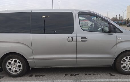 Hyundai H-1 II рестайлинг, 2018 год, 2 430 000 рублей, 4 фотография