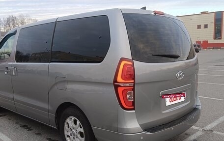 Hyundai H-1 II рестайлинг, 2018 год, 2 430 000 рублей, 8 фотография