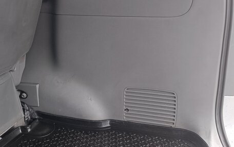 Hyundai H-1 II рестайлинг, 2018 год, 2 430 000 рублей, 20 фотография