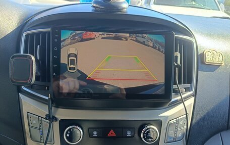 Hyundai H-1 II рестайлинг, 2018 год, 2 430 000 рублей, 24 фотография