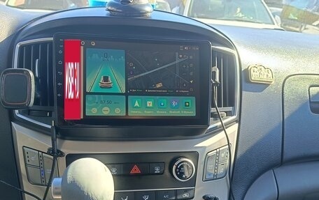 Hyundai H-1 II рестайлинг, 2018 год, 2 430 000 рублей, 18 фотография