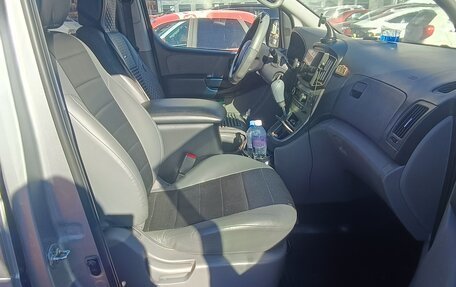 Hyundai H-1 II рестайлинг, 2018 год, 2 430 000 рублей, 25 фотография