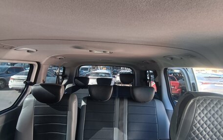 Hyundai H-1 II рестайлинг, 2018 год, 2 430 000 рублей, 30 фотография