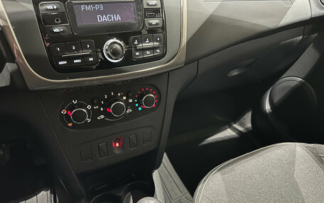 Renault Logan II, 2017 год, 725 000 рублей, 13 фотография