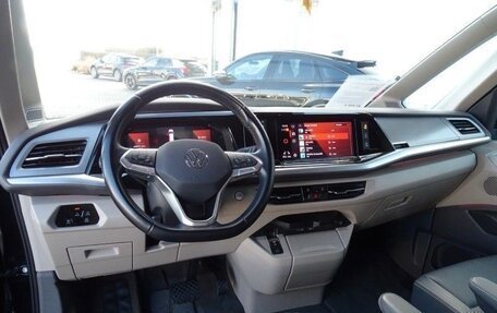 Volkswagen Multivan, 2023 год, 6 100 000 рублей, 9 фотография