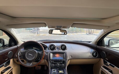 Jaguar XJ IV (X351), 2011 год, 1 690 000 рублей, 10 фотография