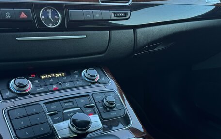 Audi A8, 2011 год, 1 320 000 рублей, 14 фотография