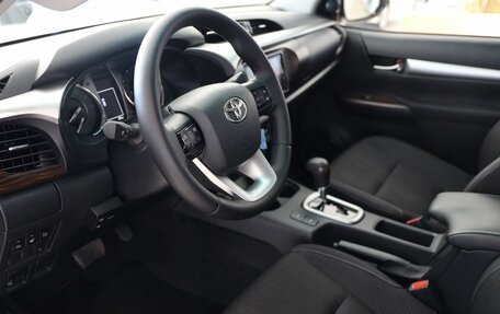 Toyota Hilux VIII, 2024 год, 7 900 000 рублей, 12 фотография