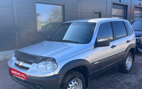 Chevrolet Niva I рестайлинг, 2012 год, 570 000 рублей, 3 фотография