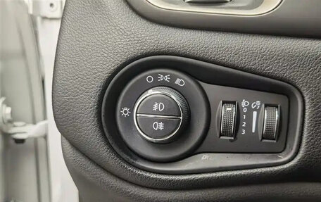 Jeep Renegade I рестайлинг, 2018 год, 1 490 000 рублей, 8 фотография