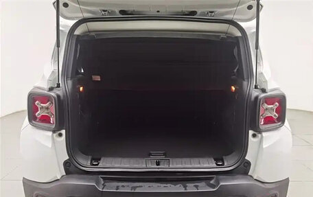 Jeep Renegade I рестайлинг, 2018 год, 1 490 000 рублей, 13 фотография