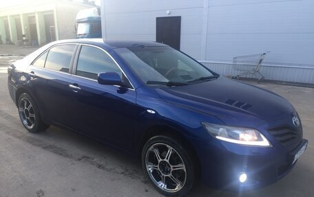 Toyota Camry, 2008 год, 550 000 рублей, 2 фотография