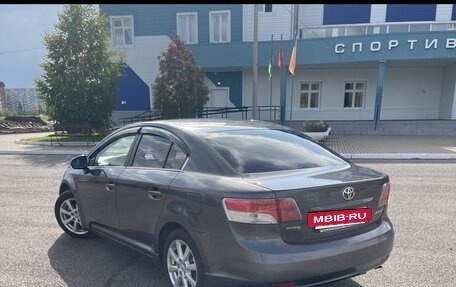 Toyota Avensis III рестайлинг, 2009 год, 1 150 000 рублей, 2 фотография