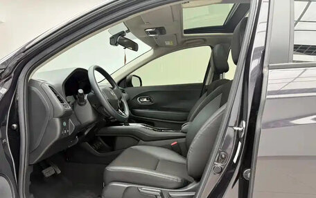 Honda Vezel, 2022 год, 1 740 000 рублей, 8 фотография