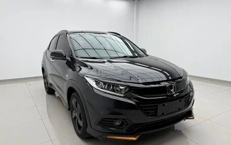 Honda Vezel, 2022 год, 1 740 000 рублей, 1 фотография