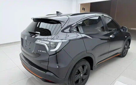 Honda Vezel, 2022 год, 1 740 000 рублей, 3 фотография