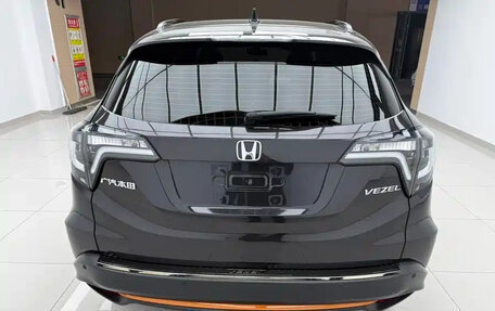 Honda Vezel, 2022 год, 1 740 000 рублей, 6 фотография