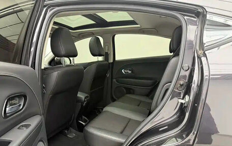 Honda Vezel, 2022 год, 1 740 000 рублей, 10 фотография