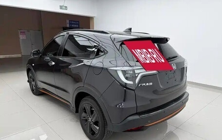 Honda Vezel, 2022 год, 1 740 000 рублей, 4 фотография