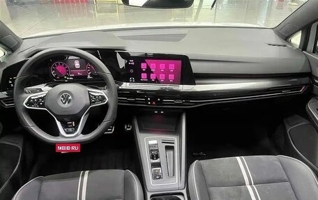 Volkswagen Golf VIII, 2022 год, 1 580 007 рублей, 6 фотография