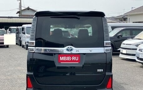 Toyota Voxy III, 2021 год, 2 350 000 рублей, 6 фотография