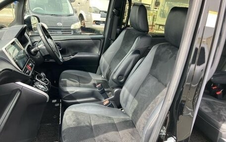 Toyota Voxy III, 2021 год, 2 350 000 рублей, 20 фотография