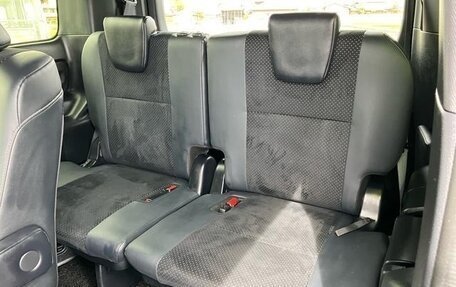 Toyota Voxy III, 2021 год, 2 350 000 рублей, 24 фотография