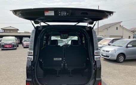 Toyota Voxy III, 2021 год, 2 350 000 рублей, 25 фотография