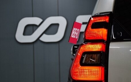 Toyota Land Cruiser Prado 150 рестайлинг 2, 2020 год, 5 649 000 рублей, 6 фотография