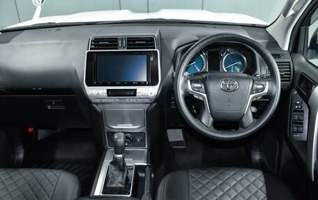 Toyota Land Cruiser Prado 150 рестайлинг 2, 2020 год, 5 649 000 рублей, 13 фотография