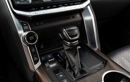 Toyota Land Cruiser, 2022 год, 10 700 000 рублей, 17 фотография