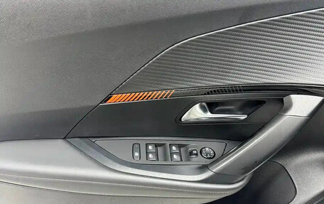 Peugeot 208 II, 2022 год, 1 390 000 рублей, 10 фотография