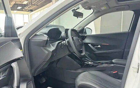 Peugeot 208 II, 2022 год, 1 390 000 рублей, 8 фотография