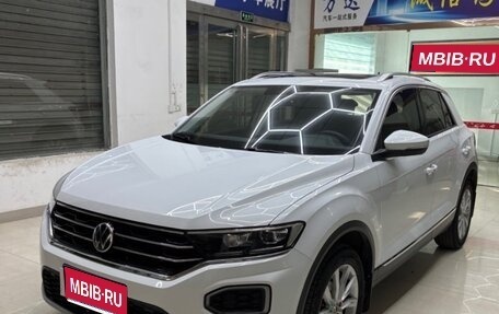 Volkswagen T-Roc I, 2021 год, 1 520 000 рублей, 1 фотография