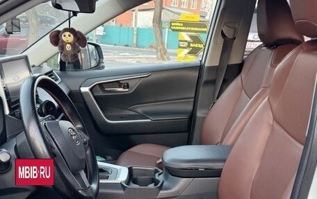 Toyota RAV4, 2019 год, 3 300 000 рублей, 2 фотография