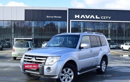 Mitsubishi Pajero IV, 2010 год, 1 697 000 рублей, 2 фотография