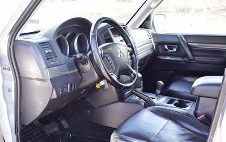 Mitsubishi Pajero IV, 2010 год, 1 697 000 рублей, 16 фотография