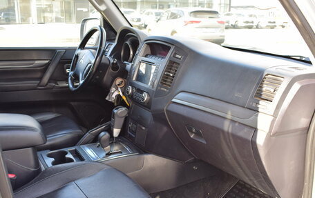 Mitsubishi Pajero IV, 2010 год, 1 697 000 рублей, 20 фотография